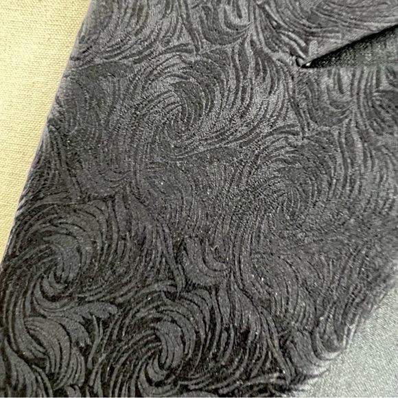 Colbert's Harry Holland Vintage Black and Engraved Look Blazer Jacket - Picture 6 of 15